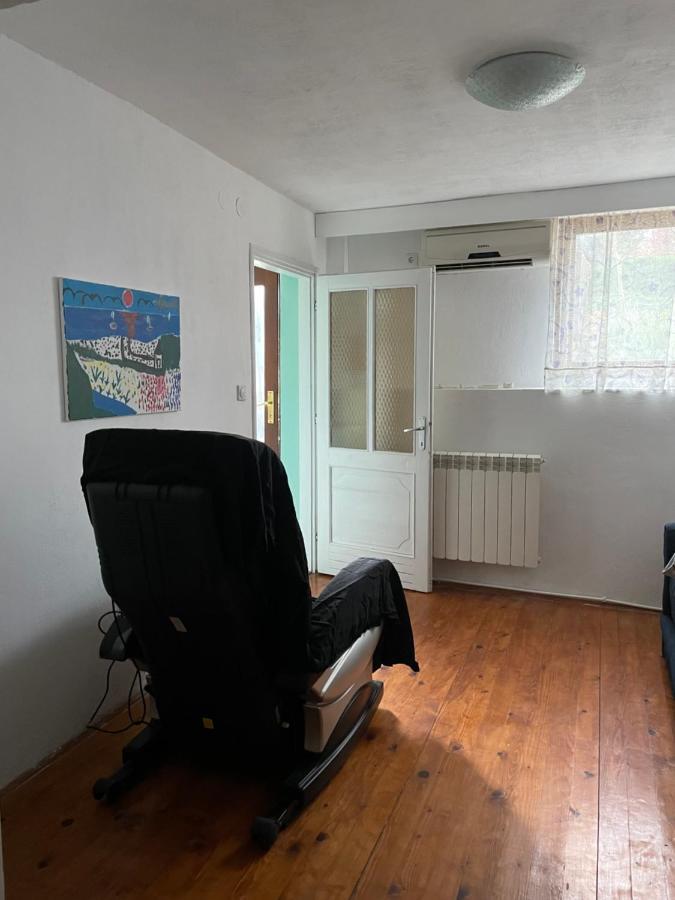 5Min Airport Apartman Surčin Kültér fotó